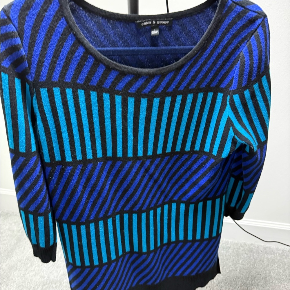 Cable & Gauge Blue and Black‎ Crew Neck Sweater with Geometric Stripes